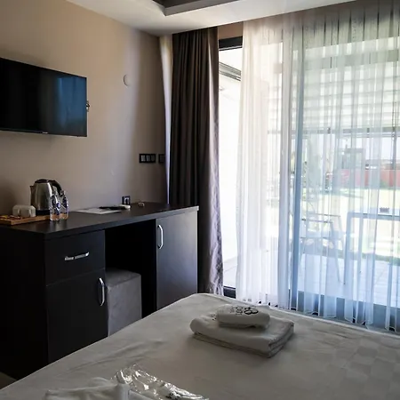 No 48 Alacati Bed & Breakfast *