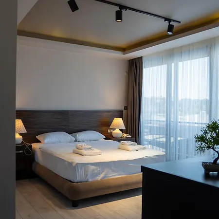 No 48 Alacati 3*